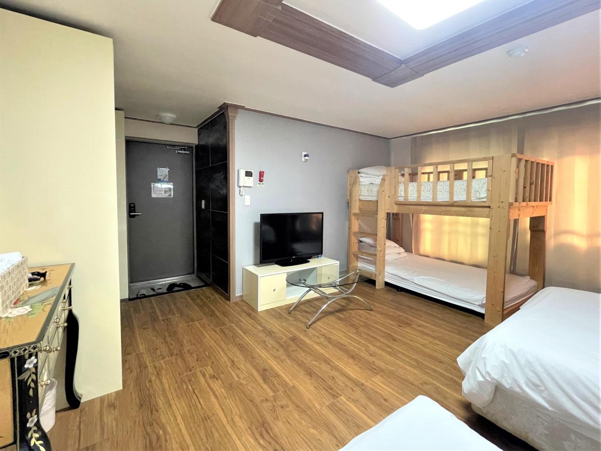 Hy Choi Hostel Согвипхо Экстерьер фото