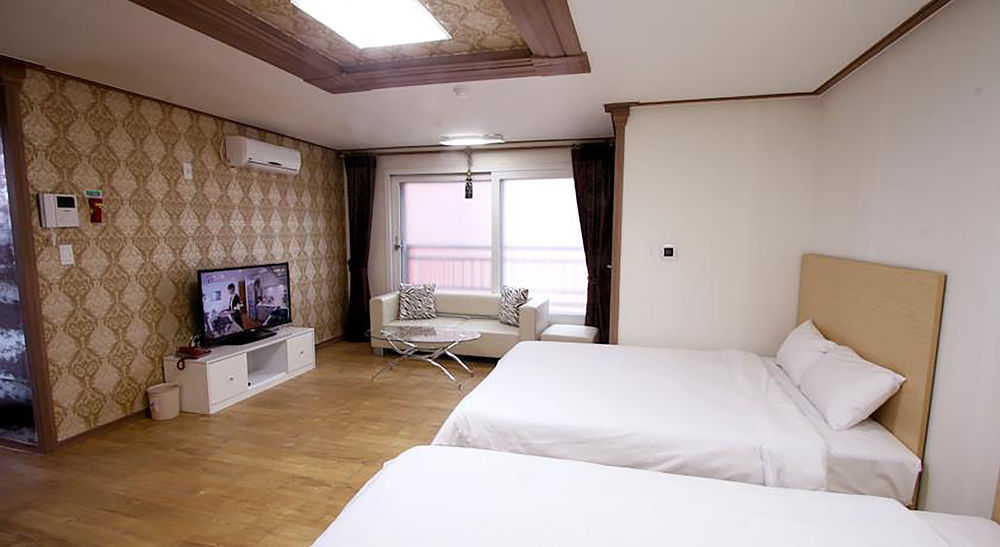 Hy Choi Hostel Согвипхо Экстерьер фото